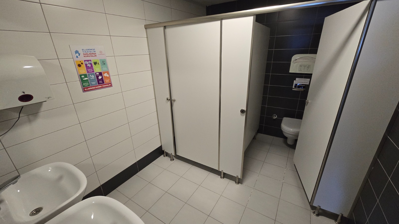 TAŞBAŞI MAHALLESİNDE SATILIK TARİHİ OTEL